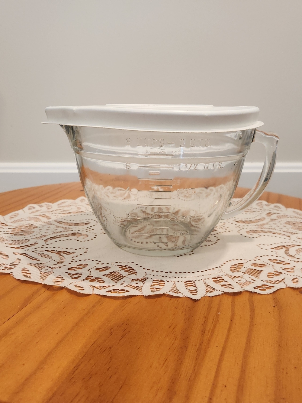 Pampered Chef 8 Cups / 2 Quarts Large Batter Bowl with Lid #2230